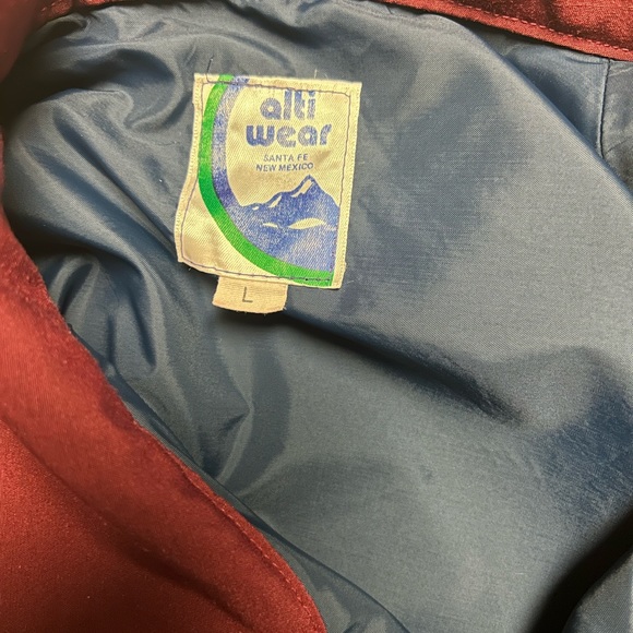 Alti-Wear • Vintage • 1980’s • Santa Fe, N.M. (USA) • Burgundy/Blue • Sweater - Picture 16 of 16